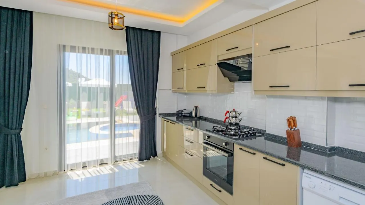 Atlantis Kapali- 4 Bedroom Holiday Villa In Hisaronu Oludeniz